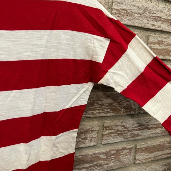 Abercrombie Red and White Stripped 3/4 Sleeve Top - Picture 7 of 9